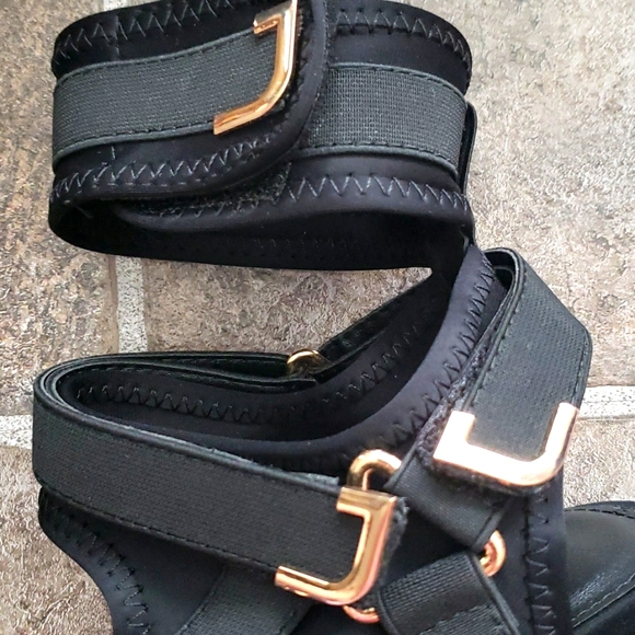 FASHION NOVA 6 INCH GLADIATOR STYLE CHUNKY PLATFORM HEELS SIZE 11 - Picture 6 of 14